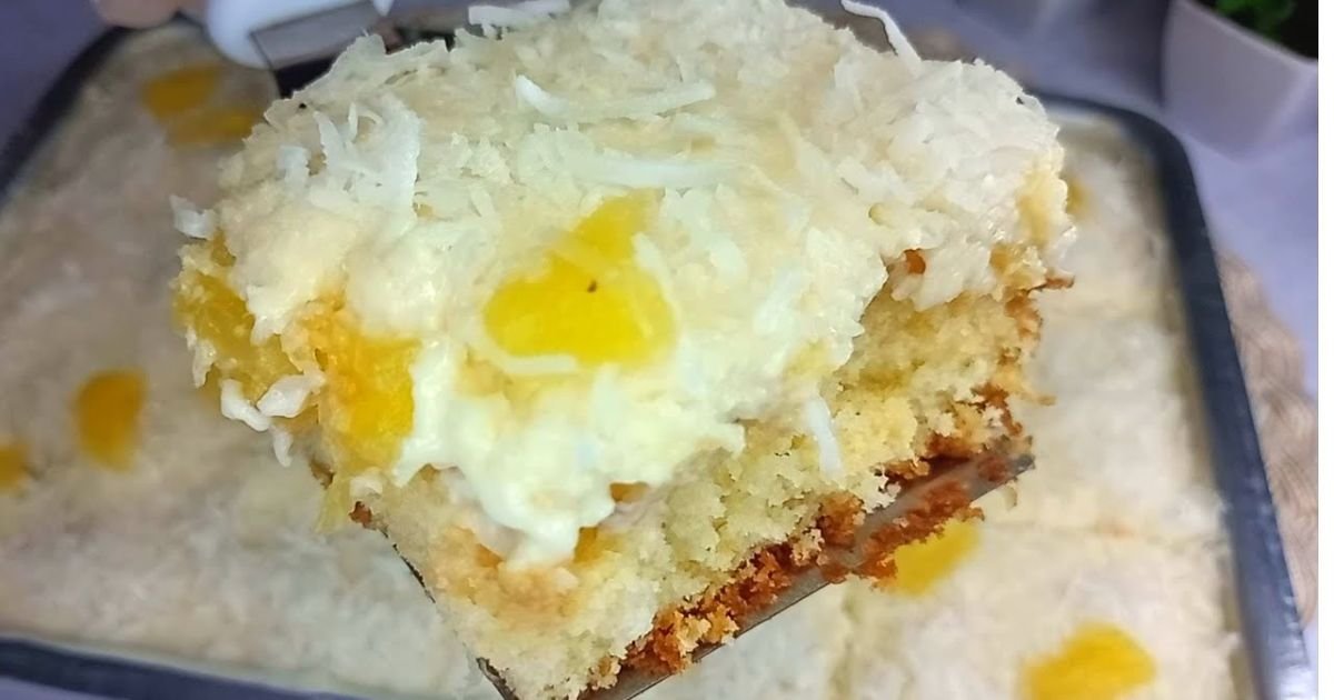 Sobremesas: Bolo de Abacaxi Gelado com Coco 