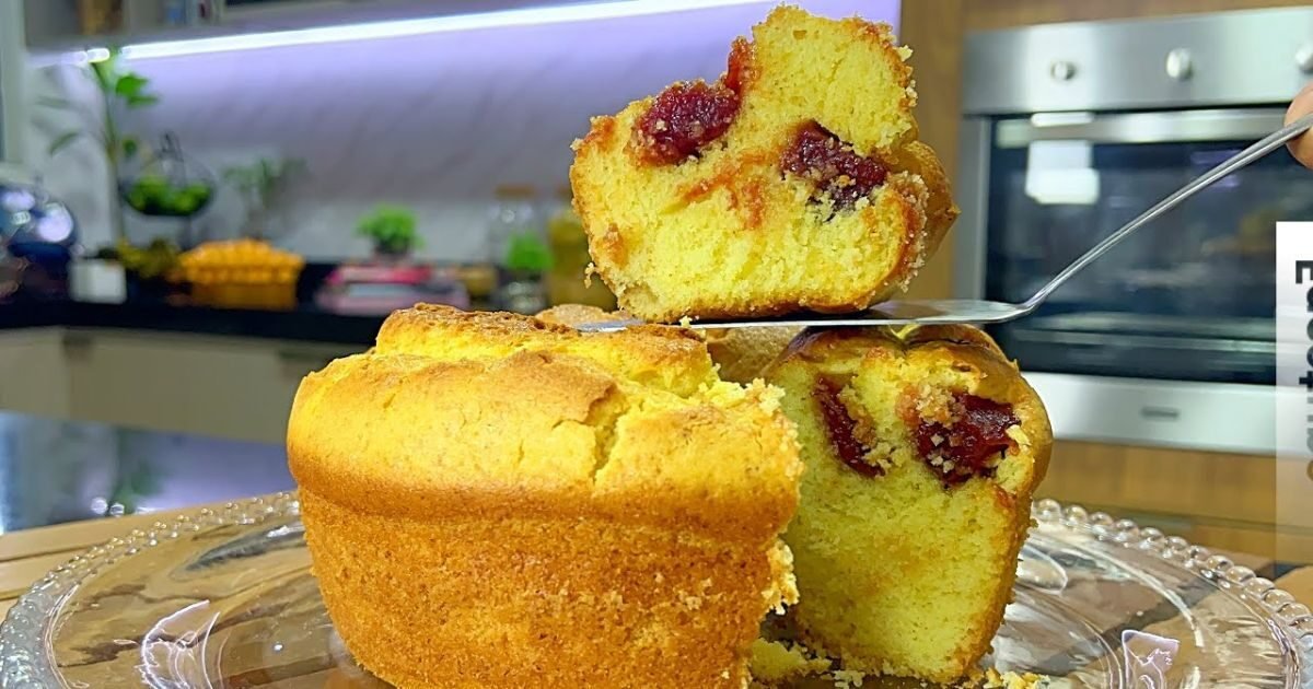 Sobremesas: Bolo de Fubá com Goiabada: A Fusão Perfeita de Sabores Tradicionais 