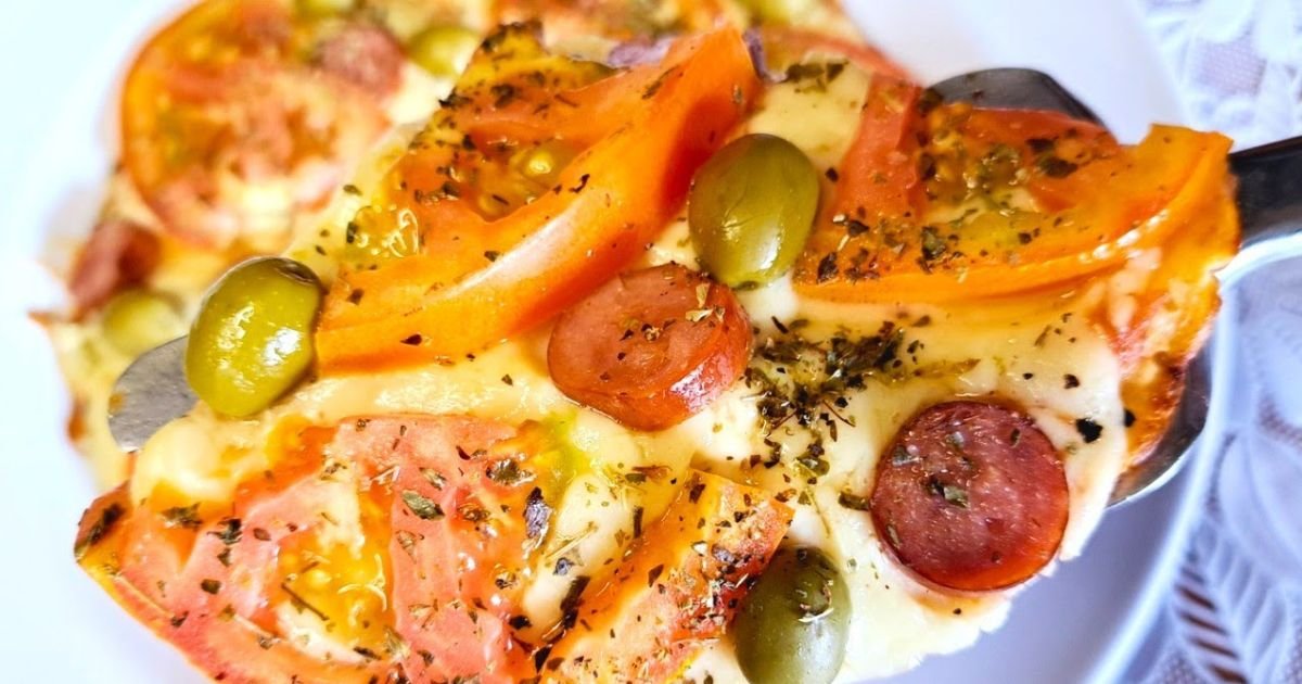 Carnes: Pizza de Panqueca na Frigideira: Sabor e Praticidade em Uma Só Receita 