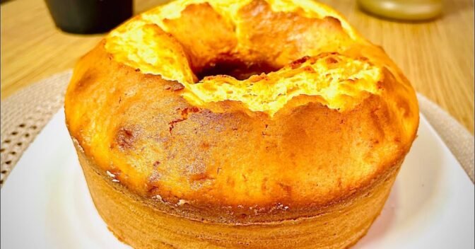 Bolos: Bolo úmido de banana com pedacinhos de fruta receita simples e deliciosa