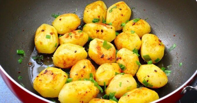 Acompanhamentos: Batata salteada crocante ideal para almoço rápido e tira-gostos