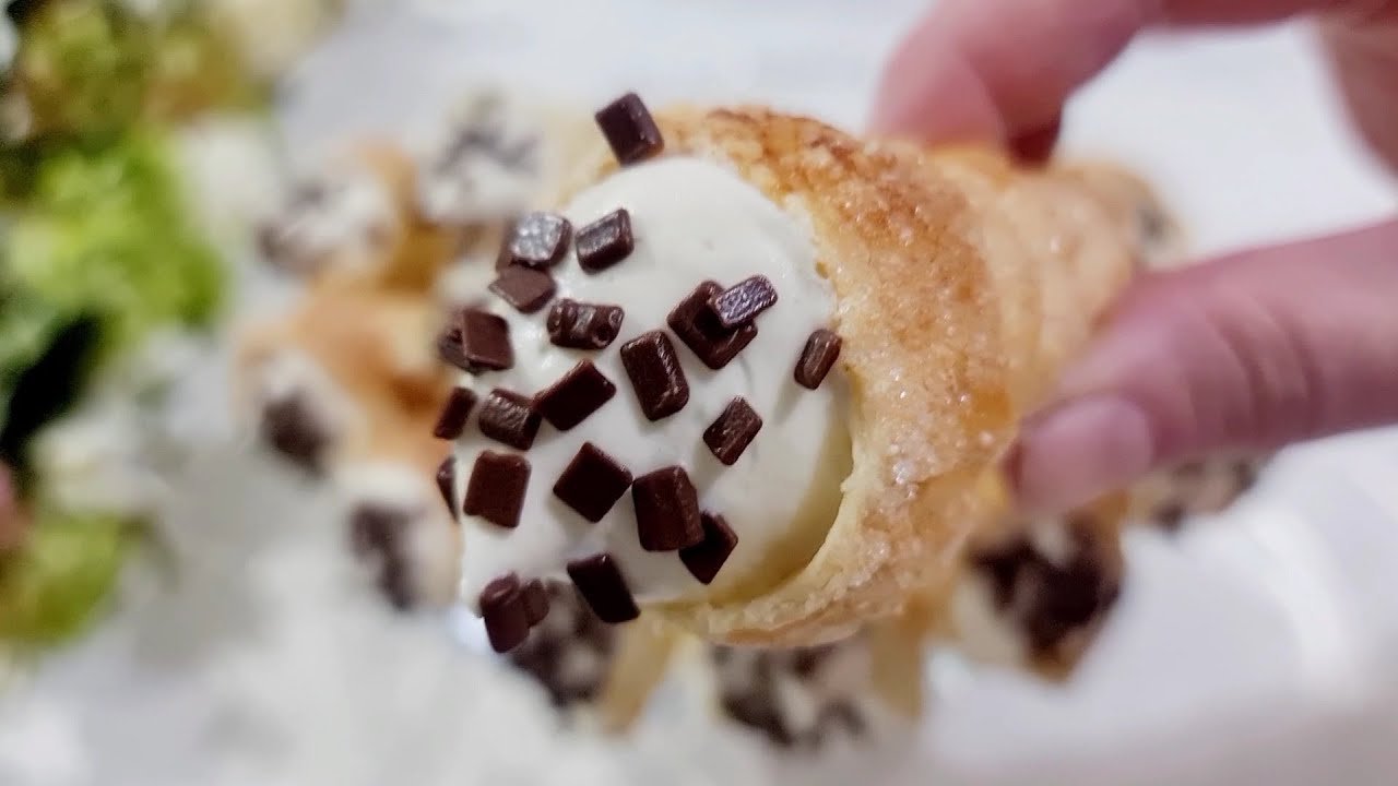 CANUDINHOS DE CREME SOMEM DA MESA EM UM INSTANTE, APRENDA 