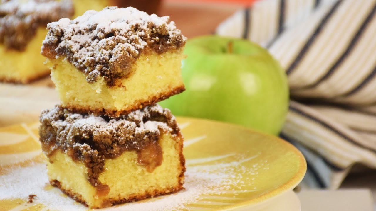 CRUMB CAKE DE MAÇÃ – BOLO IOGURTE E CROCANTE DE CANELA 