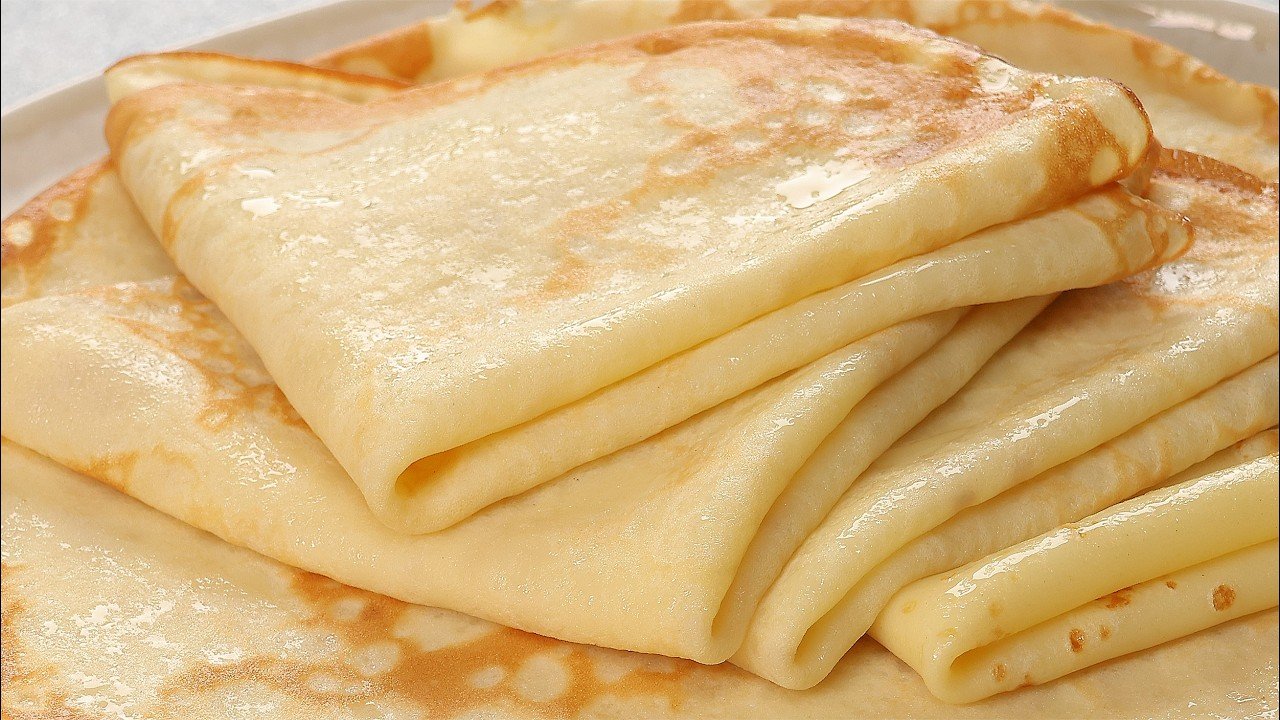 Aprenda a fazer panquecas finas, macias e deliciosas 