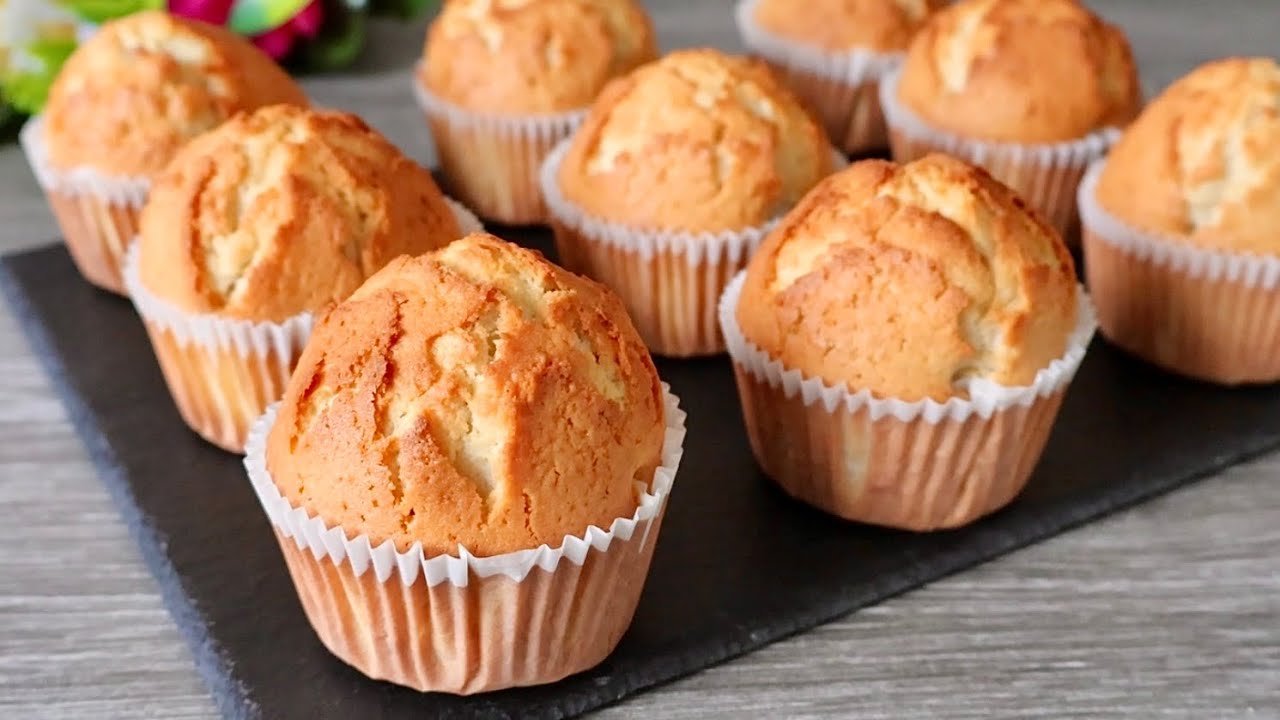 Muffin de baunilha, fofinho e prático para levar ao trabalho 