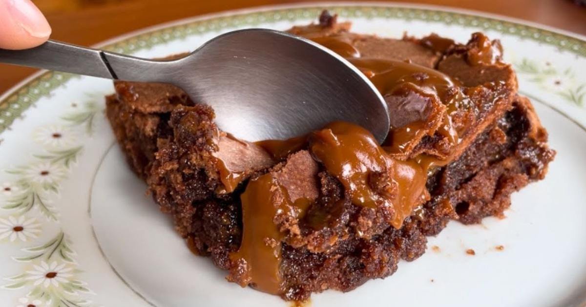 Brownie que já sai recheado do forno, o mais difícil é esperar esfriar 