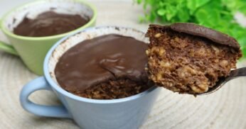 Bolo Fit de Banana com Aveia e Chocolate