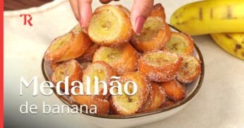 Banana Enrolada na Massa Frita com Açúcar e Canela