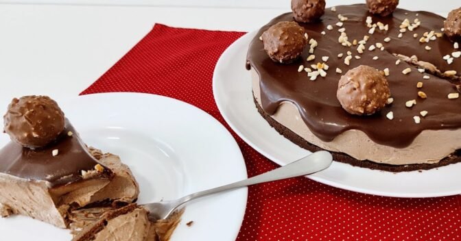 Bolos: Torta de Nutella com Cream Cheese e Ferrero Rocher