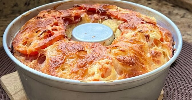 Pratos Únicos: Sua casa será preenchida com o aroma irresistível desta torta ideal para a família: deliciosa e de fácil preparo